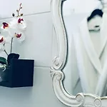 Unique Anoi House - In The Heart Of Village Holiday home *